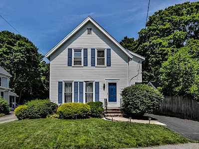 73 Prospect St Wakefield, MA 01880