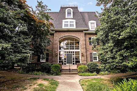 2845 Hikes Ln #102 Louisville, KY 40218