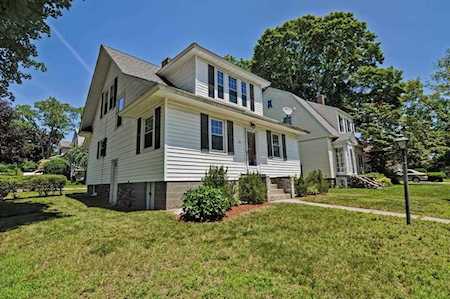 36 Hadwen Rd Worcester, MA 01602