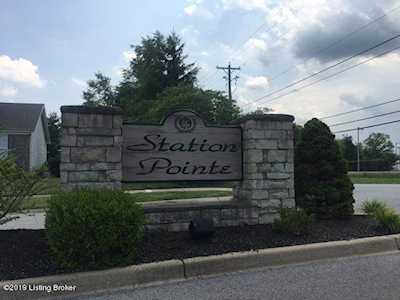 823 Garden Pointe Dr Simpsonville, KY 40067
