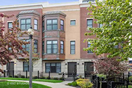 737 W 15th St #14 Chicago, IL 60607