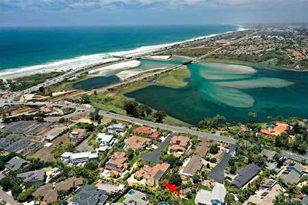 223 La Costa Ave Encinitas, CA 92024