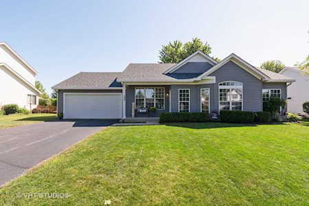 606 Salem Circle Oswego, IL 60543