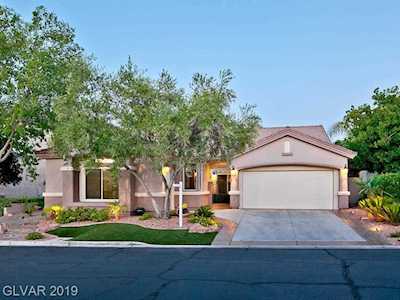 9821 Cantebury Rose Ln Las Vegas, NV 89134