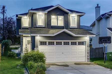 243 Coral Springs Circle NE Calgary, AB T3J 3P7