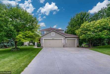 20726 Justice Court Lakeville, MN 55044