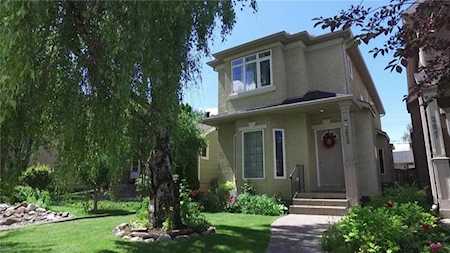 2623 25 Street SW Calgary, AB T3E 1X7
