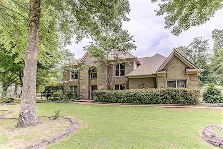 3842 Davies Manor Dr Bartlett, TN 38133