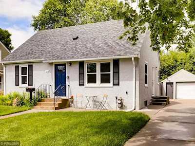 2137 3rd Street E Saint Paul, MN 55119