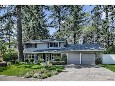 2133 Ridgewood Rd Lake Oswego, OR 97034