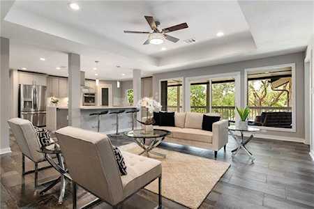 9016 Mountain Lake Cir Austin, TX 78750