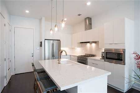 207 Johanna St #105 Austin, TX 78704