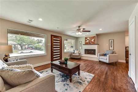 3889 Davila Drive Dallas, TX 75220