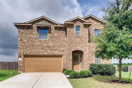 213 Dowdy Cv Hutto, TX 78634