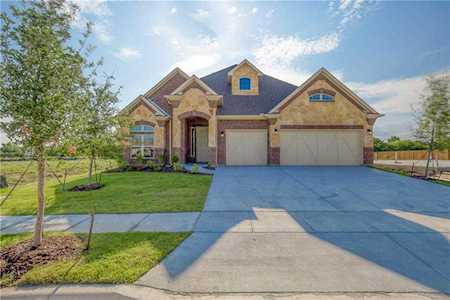 6064 Wessex Street North Richland Hills, TX 76180