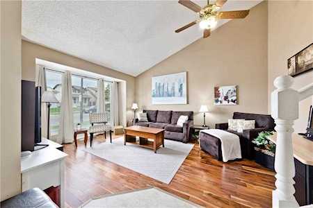 6396 54 Street NE Calgary, AB T3J 1Z5