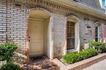 2720 Briarhurst Dr Houston, TX 77057