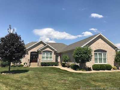 3123 Ambercrest Loop Jeffersonville, IN 47130