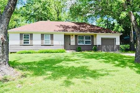 6414 N Walrond Ave Gladstone, MO 64119