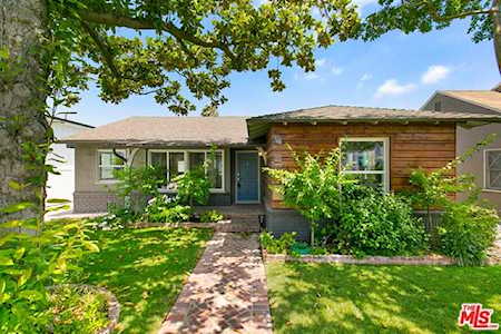 4550 Simpson Avenue Valley Village, CA 91607