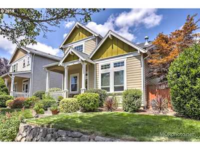 5727 NE Damsel Dr Hillsboro, OR 97124