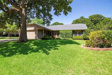 3017 Oak Ridge Drive Hurst, TX 76054