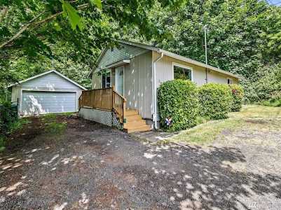 154 NE Riddell Rd NE Bremerton, WA 98310