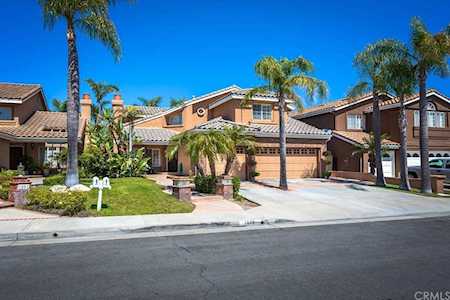 1045 S Windy Ridge Court Anaheim Hills, CA 92808