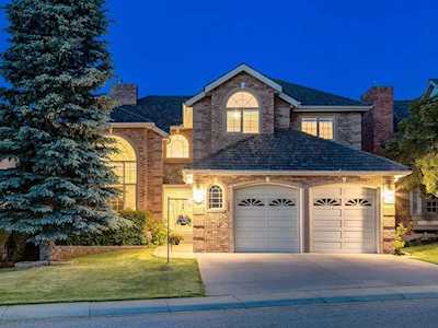 210 Christie Park View SW Calgary, AB T3H 2Z3