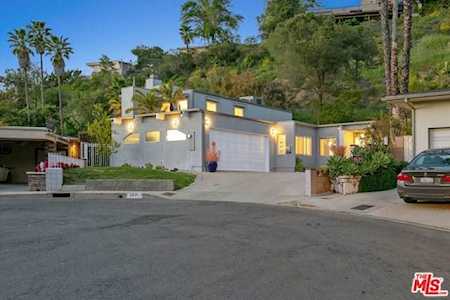 3231 Dona Raquel Place Studio City, CA 91604