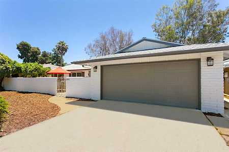 1251 Discovery St San Marcos, CA 92078