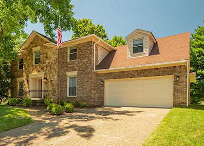 6813 Crossmoor Ln Louisville, KY 40222