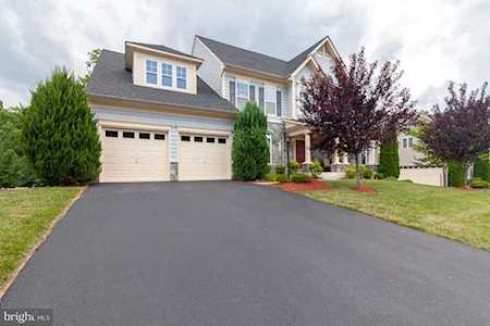 3345 Dondis Creek Dr Triangle, VA 22172