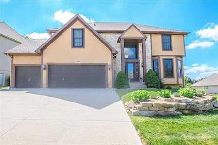 6655 NW Monticello Dr Parkville, MO 64152
