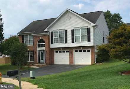 9403 Jenna Ct Manassas Park, VA 20111