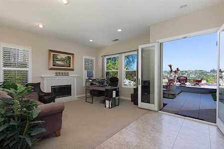 2267 Camino Robledo Carlsbad, CA 92009