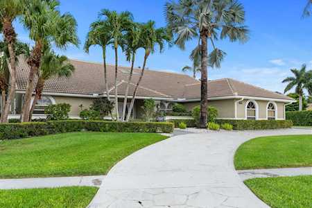 15895 Meadow Wood Drive Wellington, FL 33414