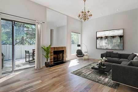 567 Point Mckay Grove NW Calgary, AB T3B 5C4
