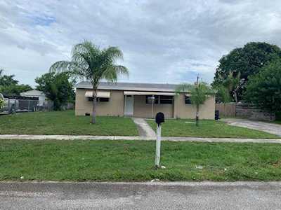 415 Cheyenne Drive Lake Worth, FL 33462