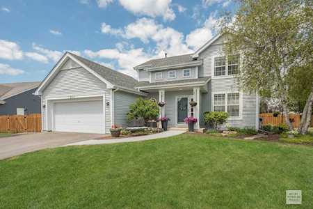 637 Charolotte Ln Oswego, IL 60543