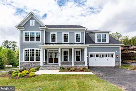 9717 Flint Hill Ct Vienna, VA 22181