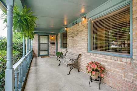 3825 Clover Lane Dallas, TX 75220