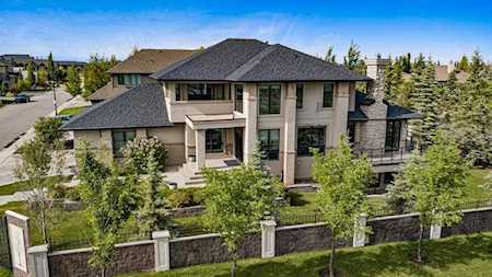 102 Aspen Ridge Place SW Calgary, AB T3H 0J6