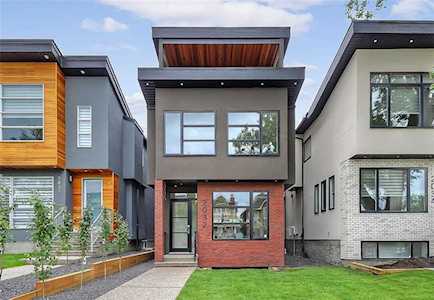 2032 31 Street SW Calgary, AB T3E 2N1