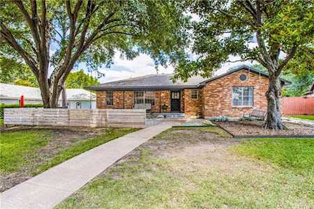 4863 Fallon Place Dallas, TX 75227