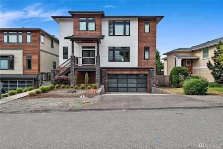 1015 N 28th Place Renton, WA 98056