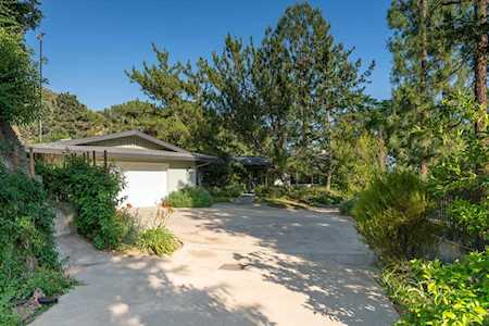 1600 Woodglen Lane Altadena, CA 91001