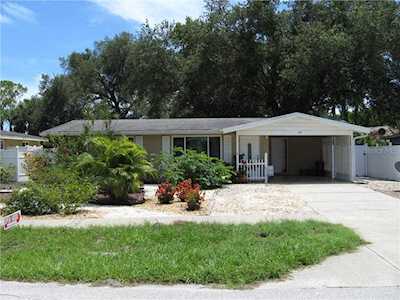 45 W Wentworth Street Englewood, FL 34223