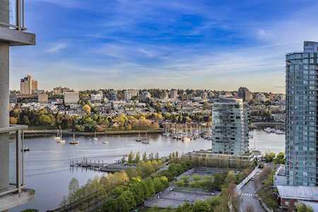 388 Drake Street #2301 Vancouver, BC V6B 6A8