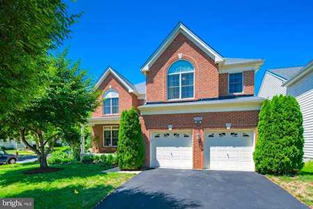 43064 Hallmark St Chantilly, VA 20152